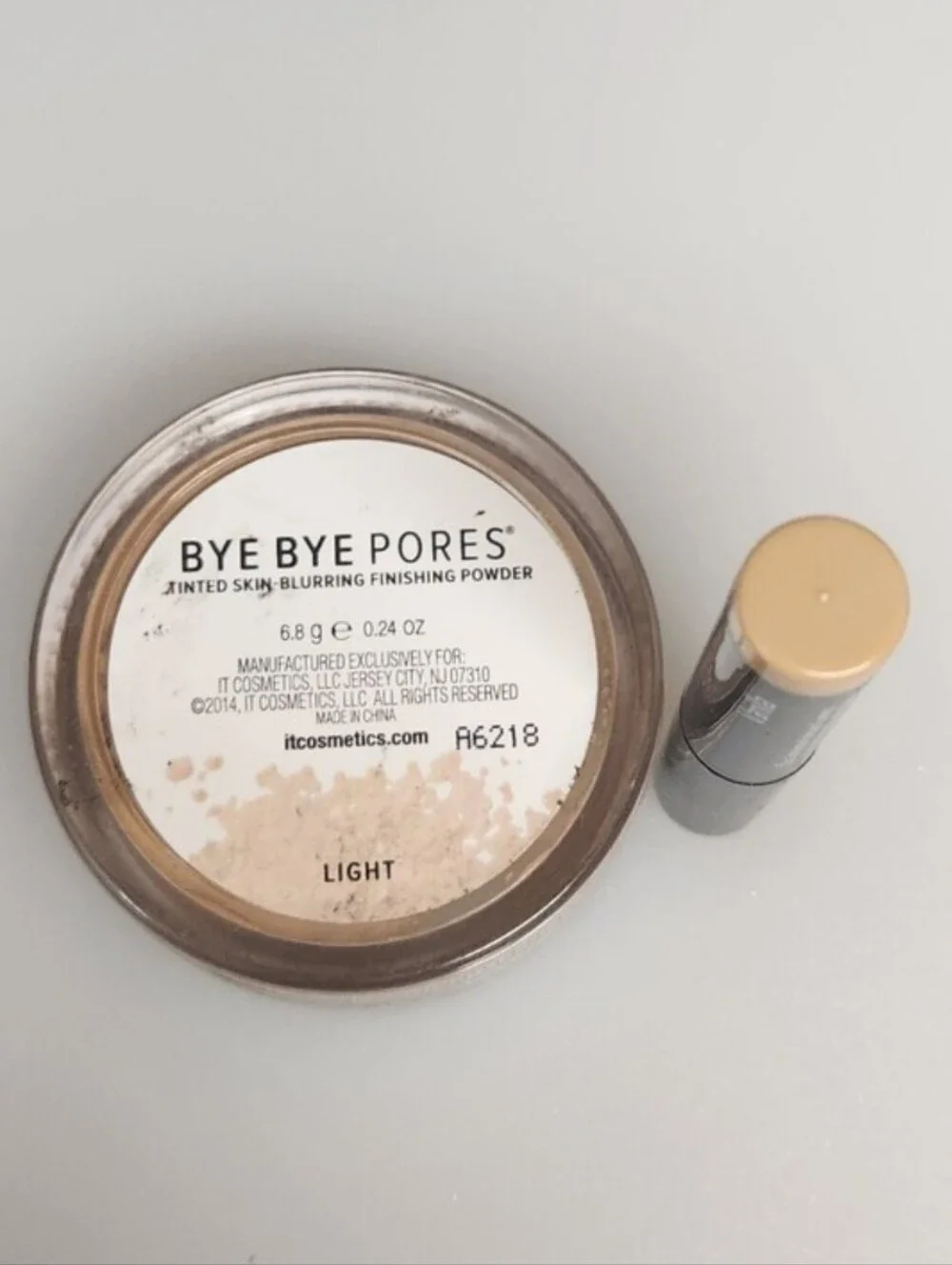 Bobbi Brown 24 Hour Long Lasting Eyeshadow Vanilla & It Cosmetics Bye Bye Pores